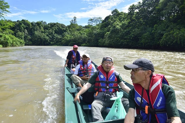 Look Ma, no outriggers! Exciting long boat ride along a winding river.