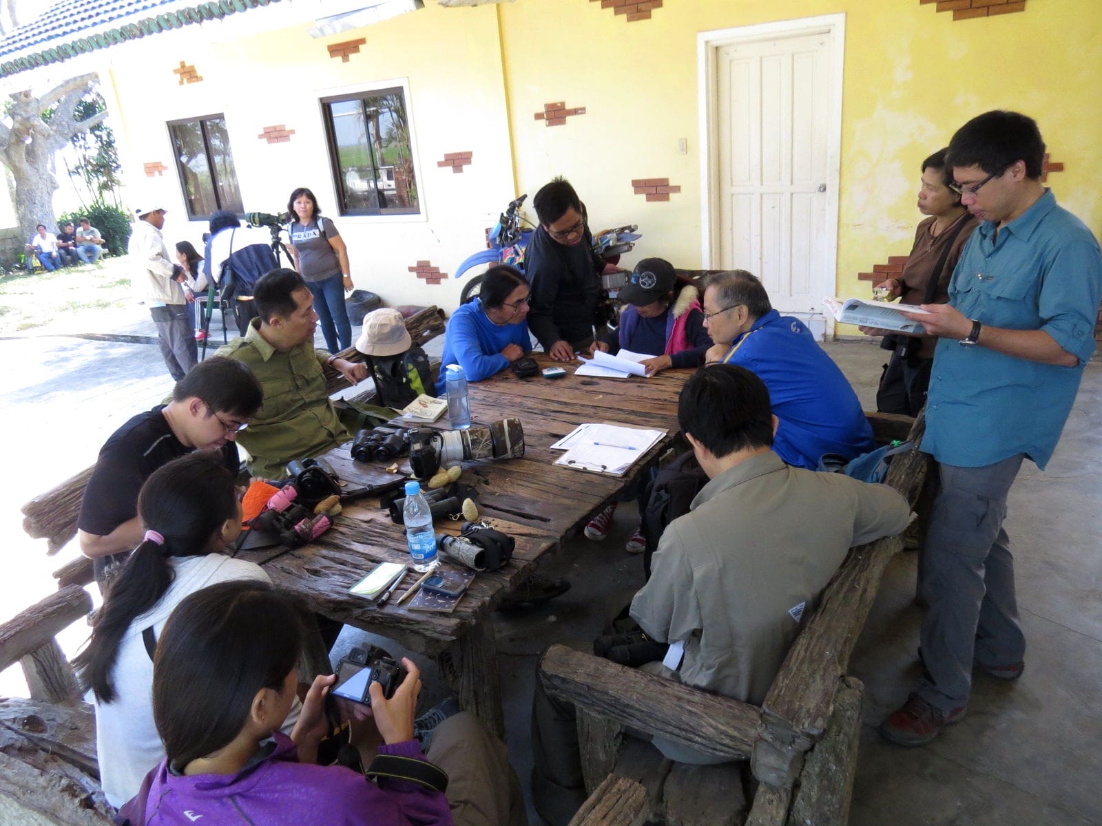 The different teams tallying their counts. Photo by Maia Tanedo