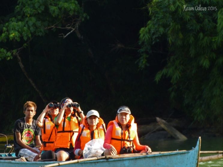 Members of UP Mountaineers scanning the banks. Photo by Karen Ochavo.